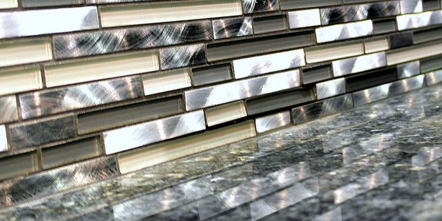 Kitchen remodels that retain their roots