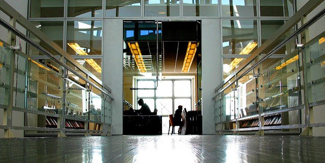 Using glass in interior design