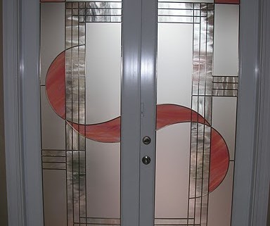 Glass entryway designs can perk up a home